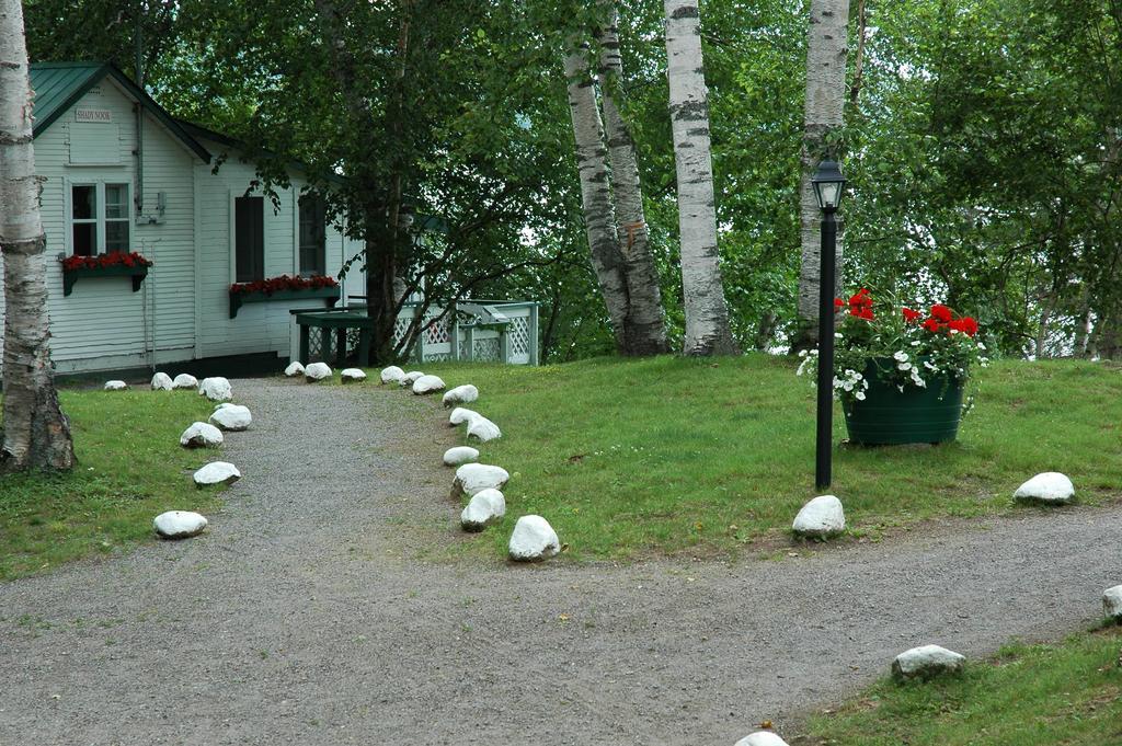 Birch Cliff Lodge On Baptiste Lake Highland Grove Kültér fotó