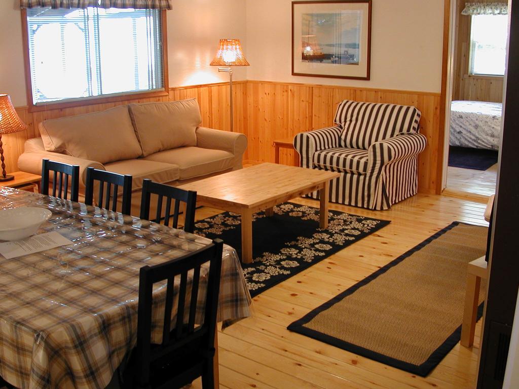 Birch Cliff Lodge On Baptiste Lake Highland Grove Szoba fotó